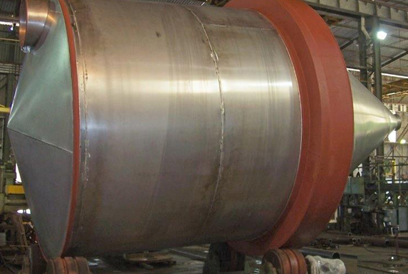 Vaso em aço inox em fabricação