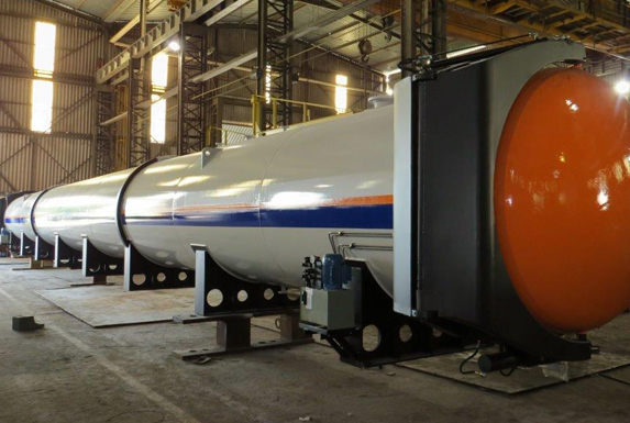 Autoclave em fabricação no galpão